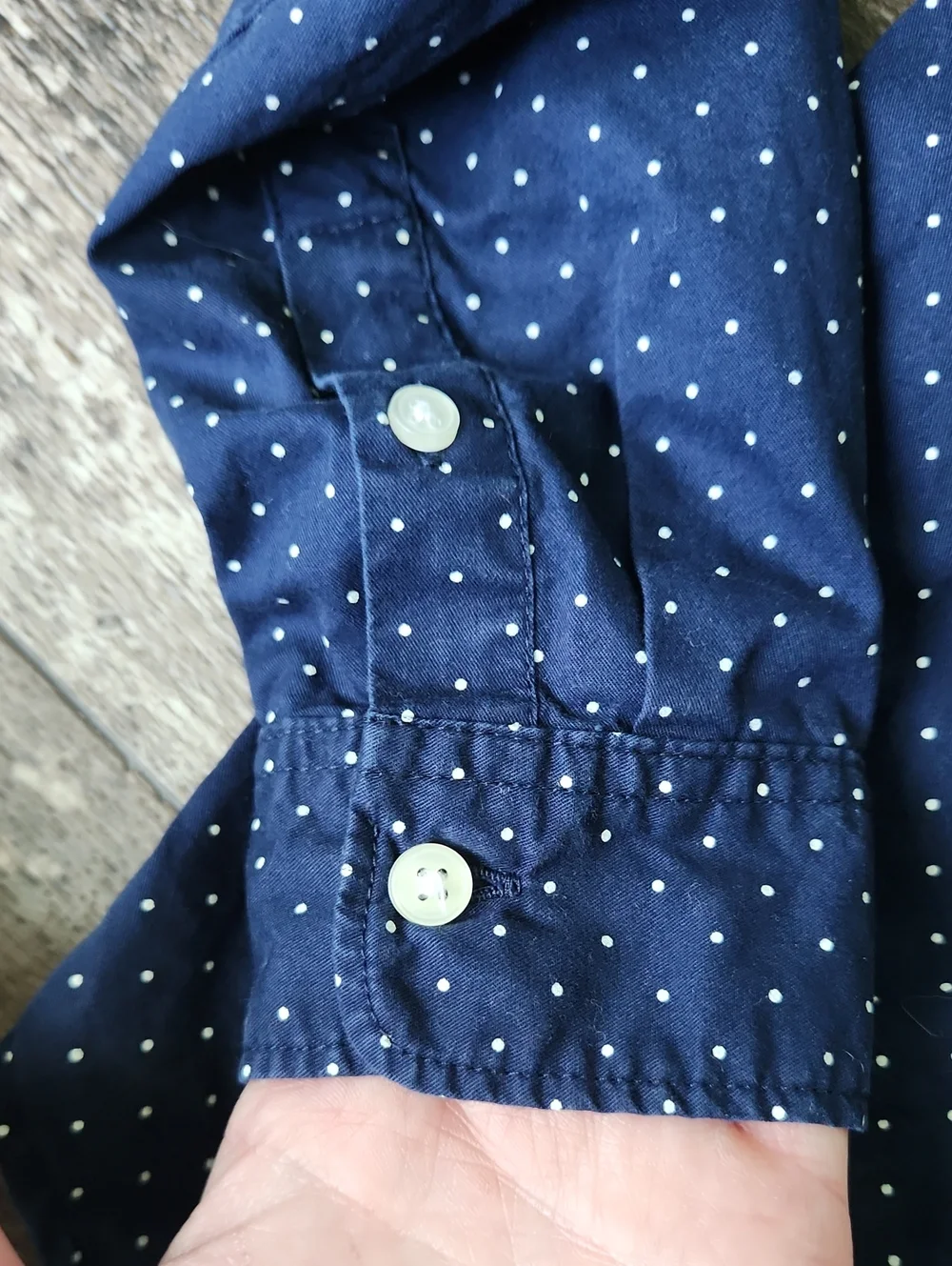 H&M Boys Size 6 Long Sleeved Navy Blue Button Up Dress Shirt